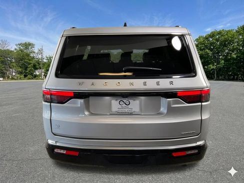 Used 2024 Jeep Wagoneer Series III w/ Flexible Seating Group AWD/4WD image 6