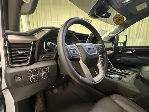 Used 2025 GMC Sierra 3500 Denali w/ Denali Reserve Package image 27