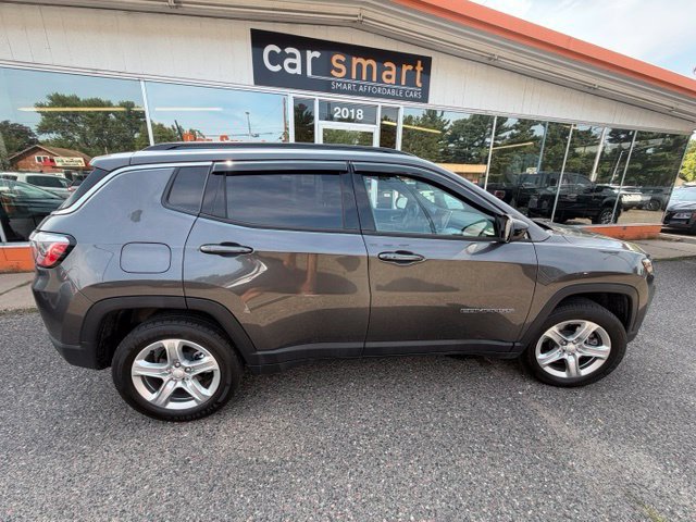 Used 2023 Jeep Compass Latitude w/ Convenience Group AWD/4WD image 8