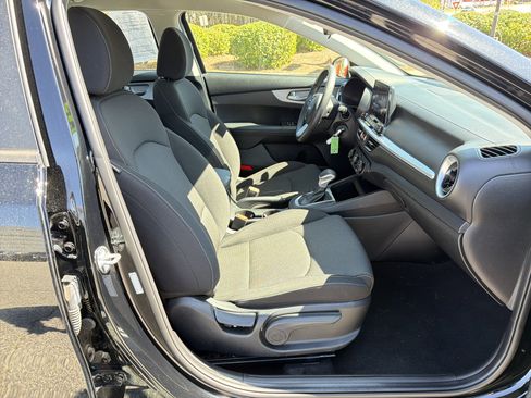 Used 2023 Kia Forte LXS image 24