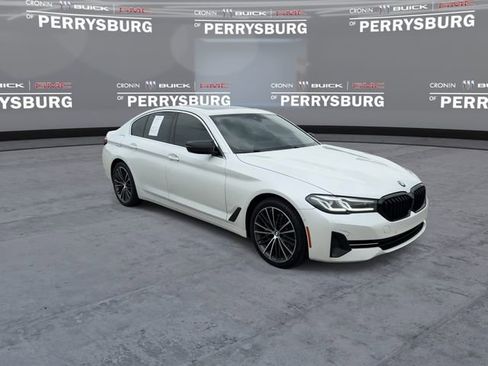 Used 2021 BMW 530i xDrive w/ Premium Package AWD/4WD image 2