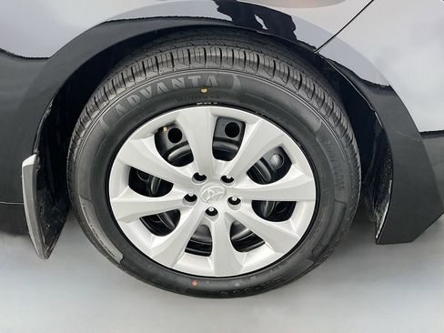 Used 2025 Toyota Corolla LE FWD image 36