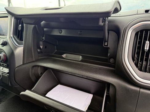 Used 2019 Chevrolet Silverado 1500 LT image 32