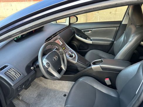 Used 2015 Toyota Prius image 6