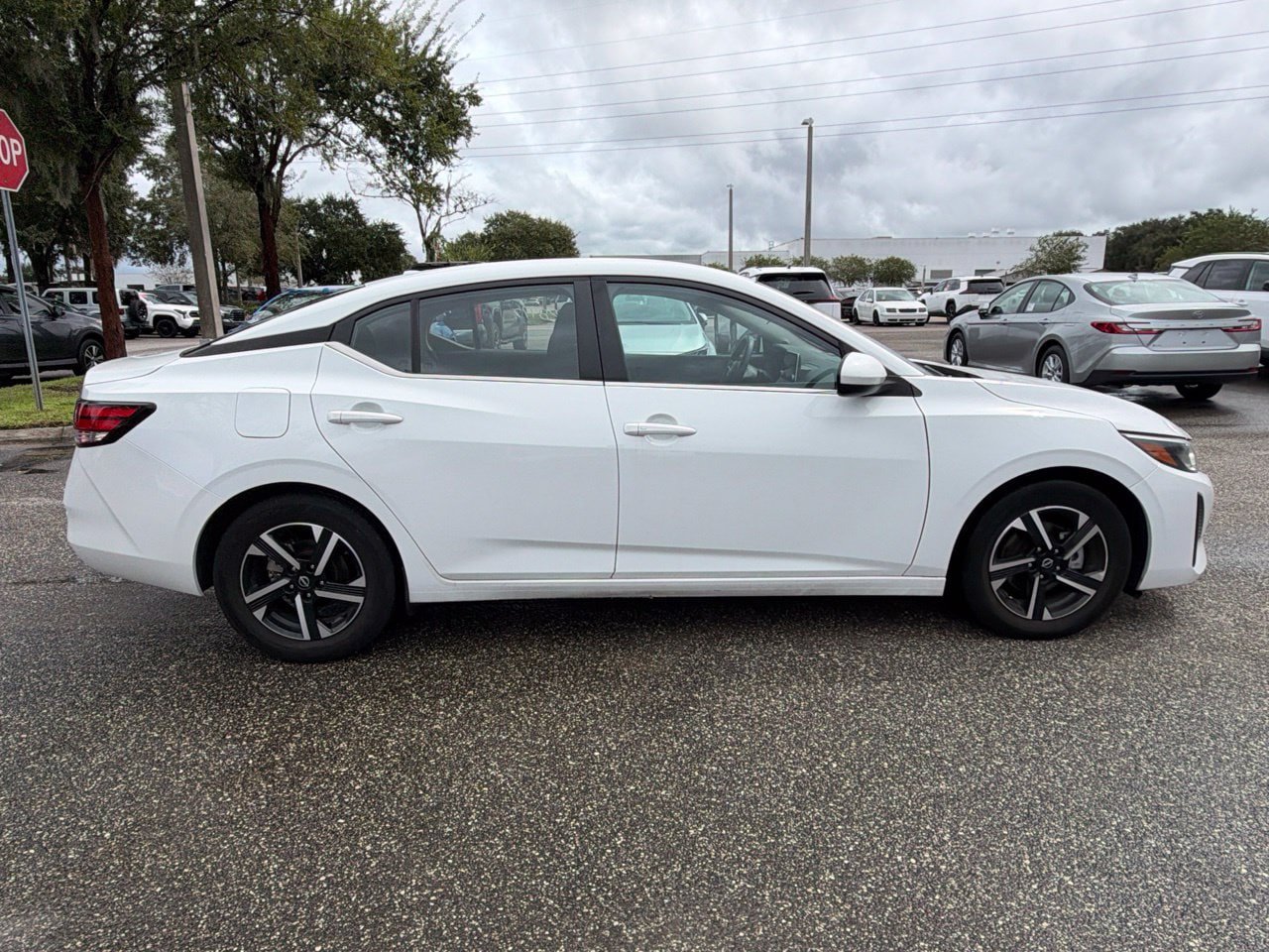 Used 2025 Nissan Sentra SV FWD image 4