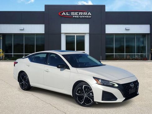 Used 2024 Nissan Altima 2.5 SR image 1