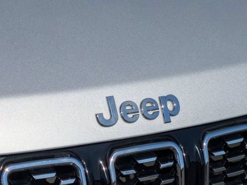 Used 2025 Jeep Compass Limited AWD/4WD image 11