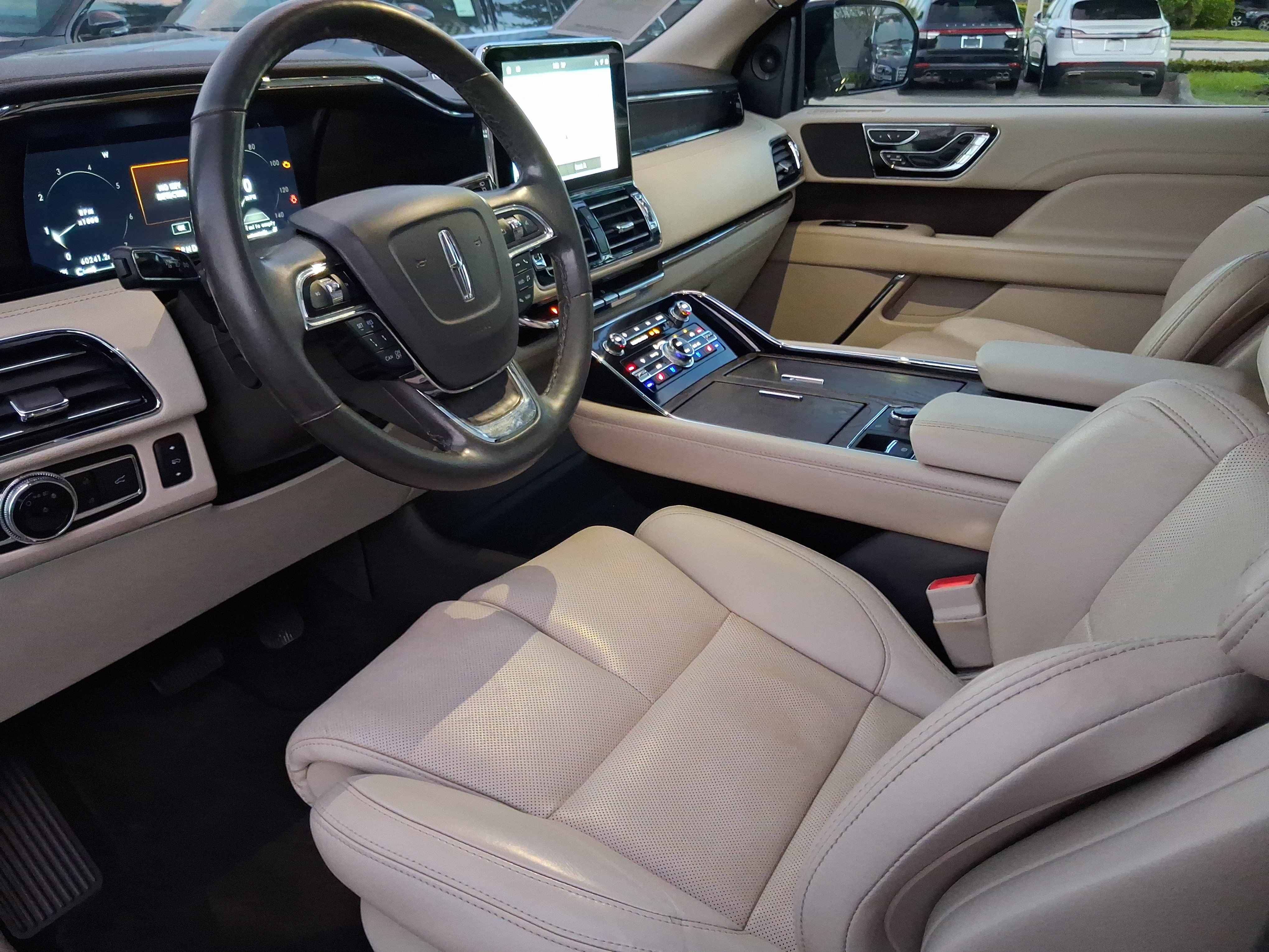 Certified 2021 Lincoln Navigator Reserve RWD image 11