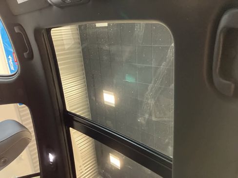 Used 2021 Cadillac XT4 Premium Luxury image 11