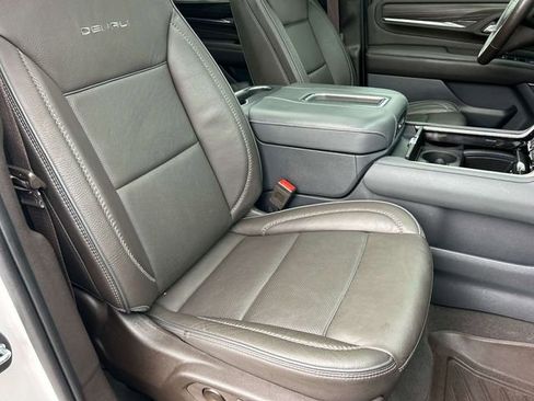 Used 2022 GMC Yukon Denali image 24