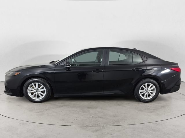 Used 2025 Toyota Camry LE FWD image 8