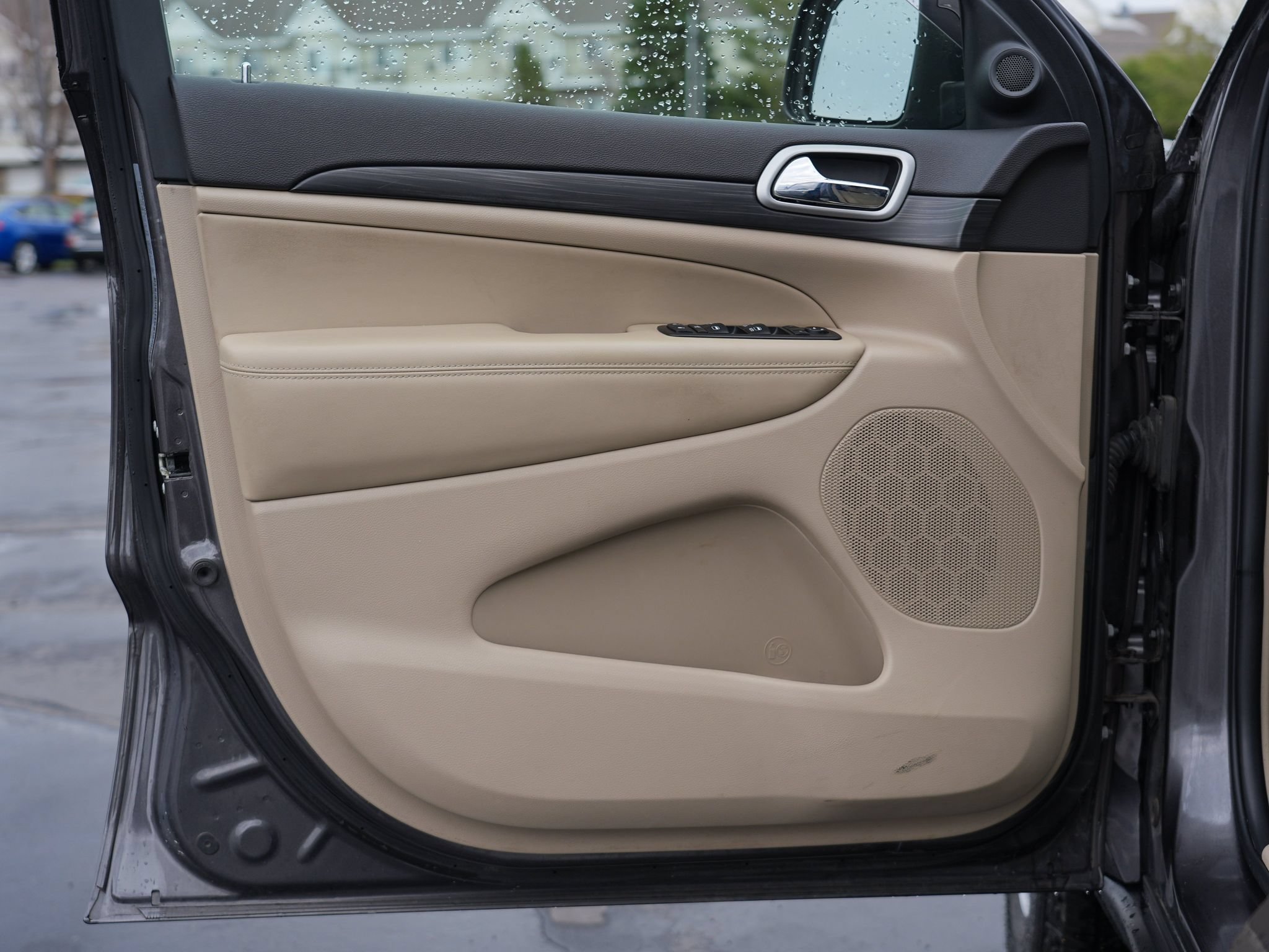 Used 2019 Jeep Grand Cherokee Laredo AWD/4WD image 15