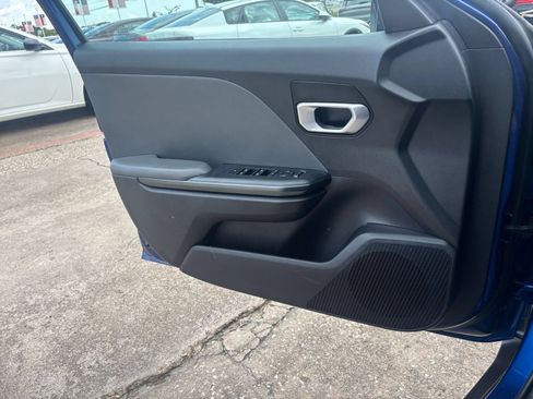 Used 2025 Kia K4 FWD image 18