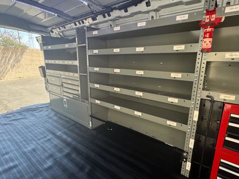 Used 2017 Chevrolet Express 3500 Extended RWD image 19