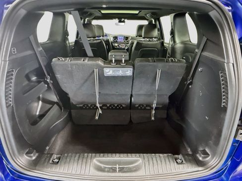 Used 2018 Chrysler Pacifica Touring-L Plus w/ Advanced Safetytec Group FWD image 35