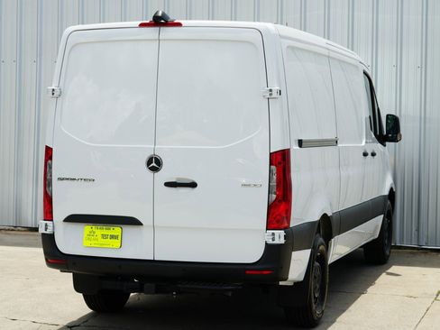 Used 2023 Mercedes-Benz Sprinter 1500 image 42