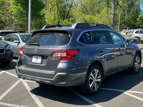 Used 2018 Subaru Outback 2.5i Limited AWD/4WD image 5