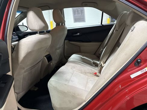 Used 2014 Toyota Camry LE FWD image 22