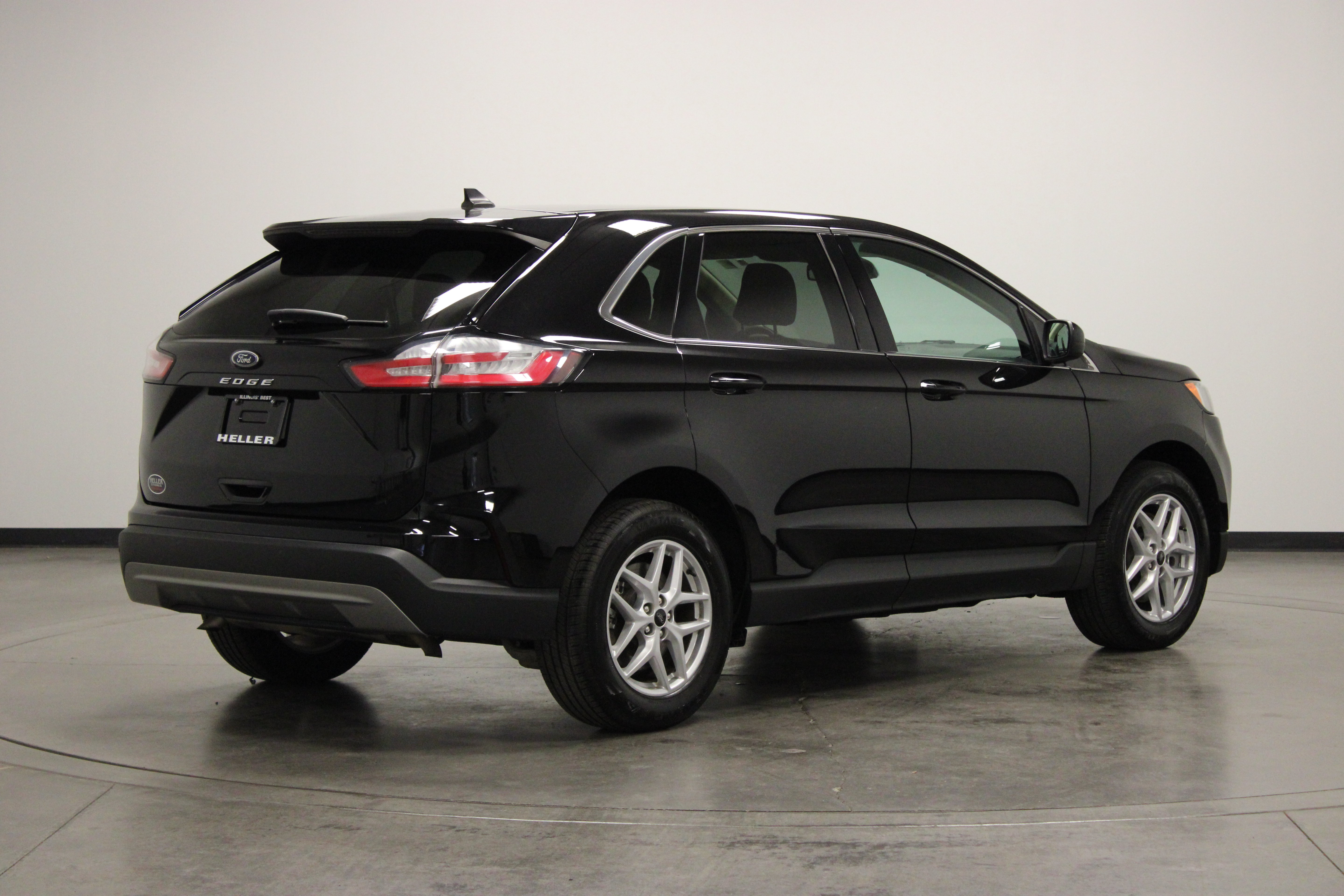 Used 2024 Ford Edge SEL AWD/4WD image 8