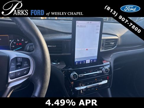 Used 2023 Ford Explorer Limited w/ Limited Technology Package image 5