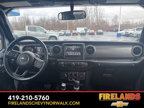 Used 2022 Jeep Gladiator Sport image 36