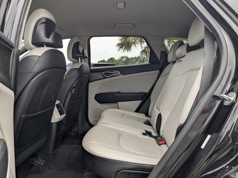 Certified 2024 Kia Sportage EX FWD image 17