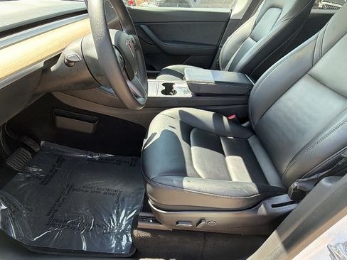 Used 2021 Tesla Model Y Long Range image 16