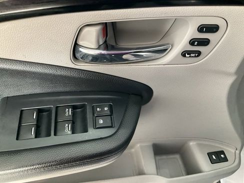 Used 2022 Honda Pilot Touring image 6