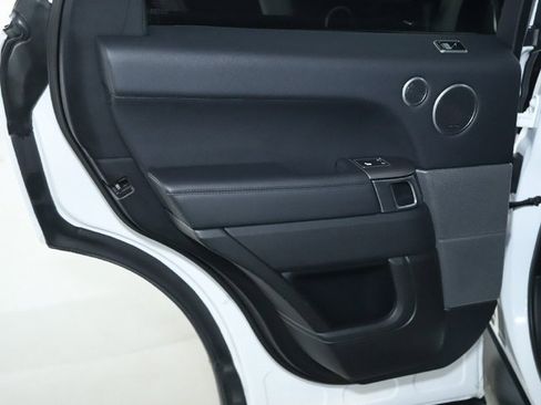 Used 2019 Land Rover Range Rover Sport HSE image 34