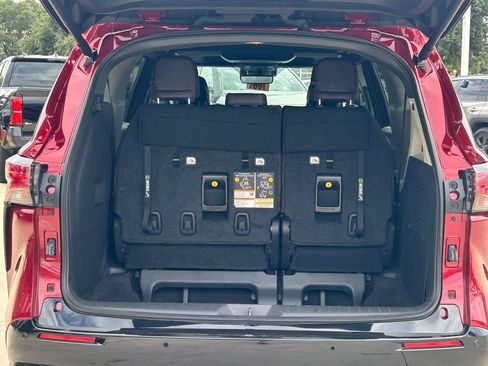 Used 2023 Toyota Sienna Platinum FWD image 15