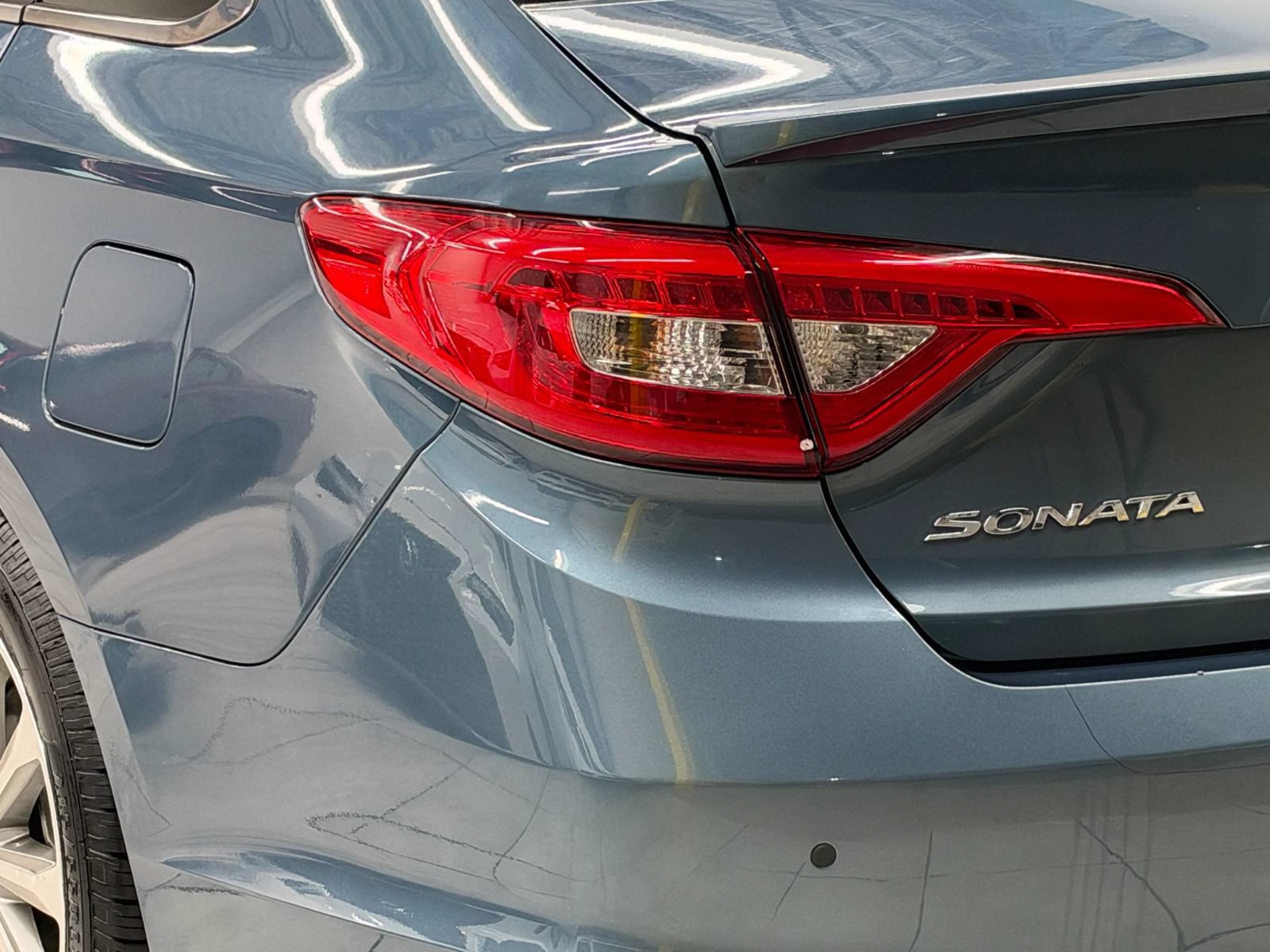 Used 2017 Hyundai Sonata Limited w/ Ultimate Package 04 FWD image 12