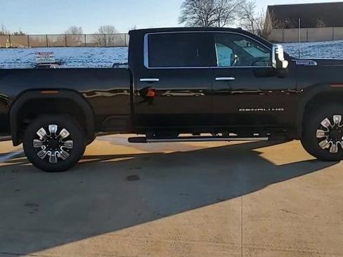 New 2026 GMC Sierra 2500 Denali w/ Denali Reserve Package image 9