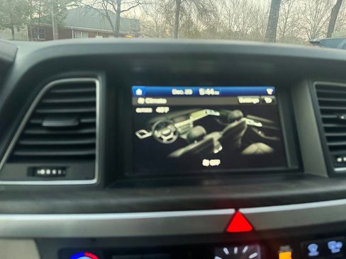 Used 2015 Hyundai Genesis 5.0 image 38