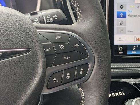 New 2026 Chrysler Pacifica Select image 16