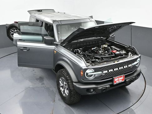 Used 2025 Ford Bronco Badlands image 47