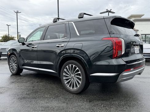 Used 2023 Hyundai Palisade Calligraphy FWD image 3