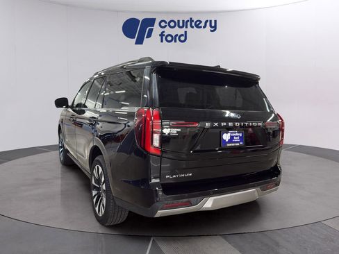 Certified 2025 Ford Expedition Platinum w/ Driver's Package AWD/4WD image 5