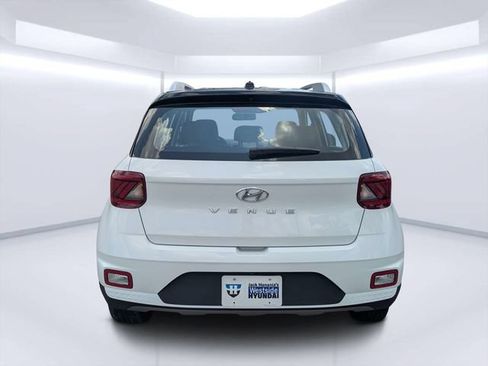 Used 2025 Hyundai Venue Limited FWD image 47