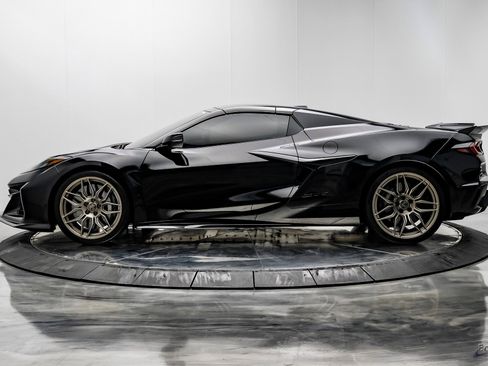 Used 2023 Chevrolet Corvette Z06 image 8