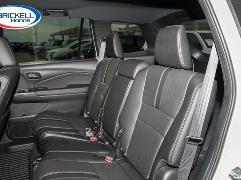 Used 2023 Honda Passport TrailSport image 19