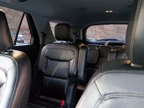 Used 2021 Ford Explorer XLT w/ Equipment Group 202A image 25