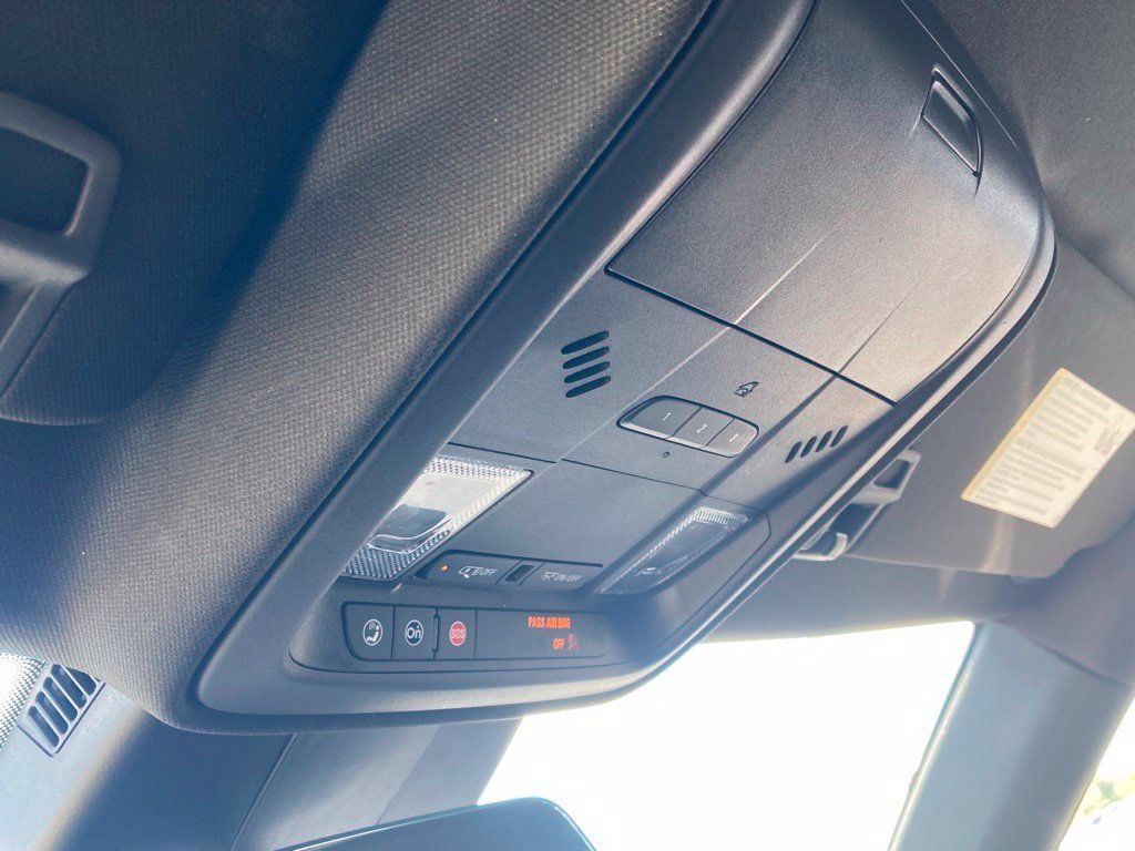 Used 2025 Cadillac XT4 Premium Luxury FWD image 21