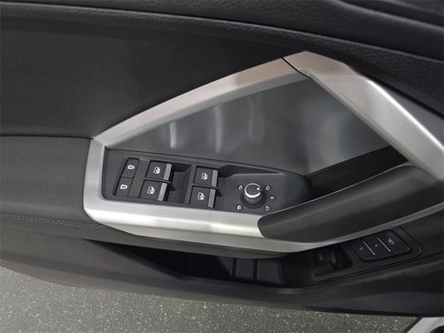 Used 2025 Audi Q3 2.0T Premium w/ Convenience Package image 27