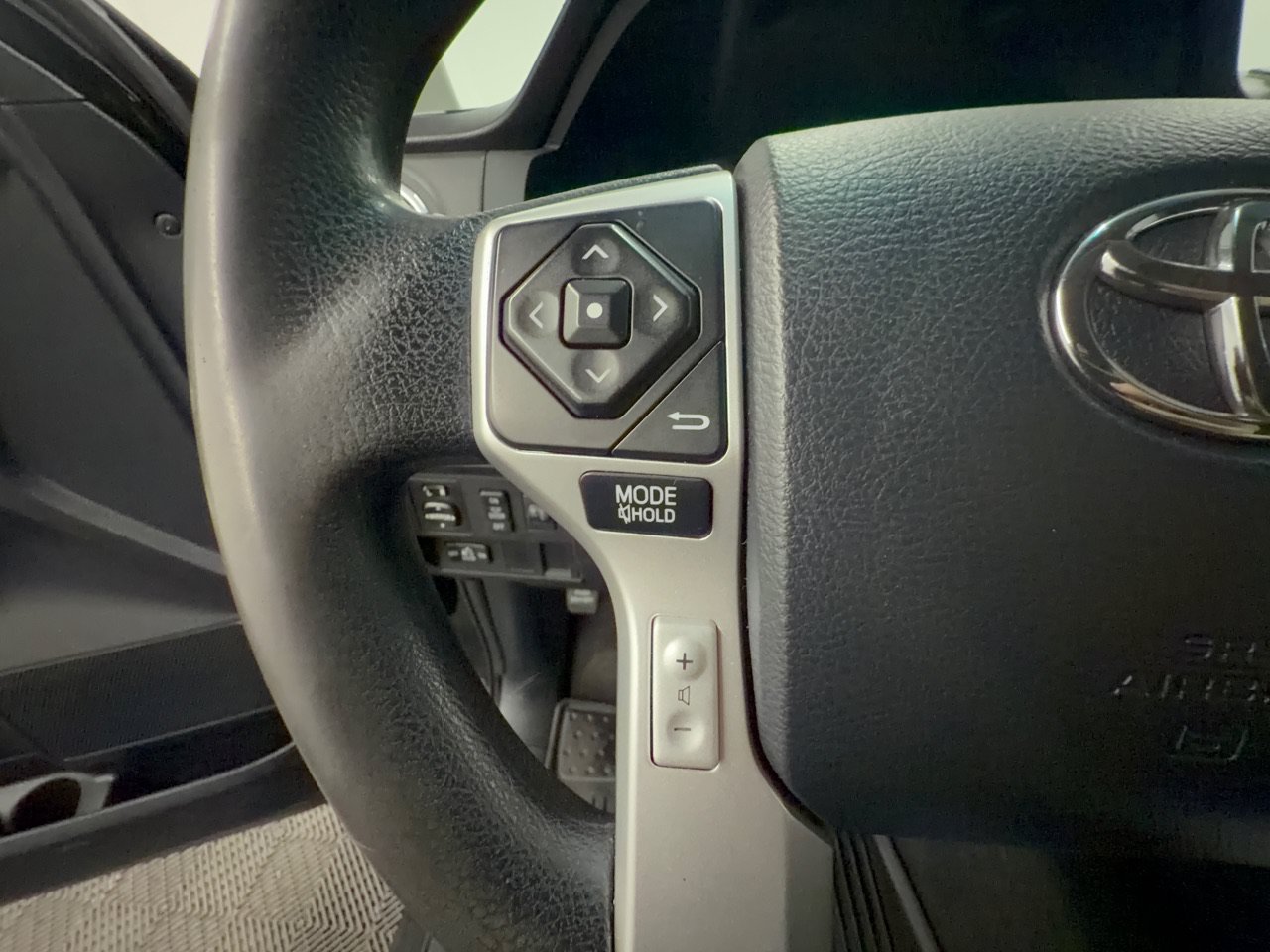 Used 2014 Toyota Tundra SR5 AWD/4WD image 18