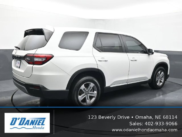 Used 2025 Honda Pilot EX-L image 6