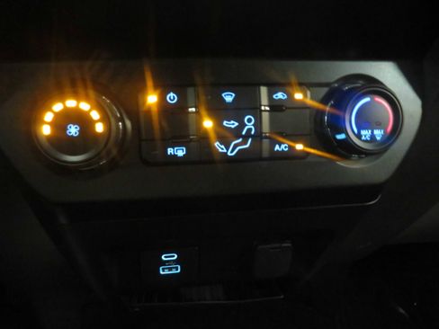 Used 2020 Ford F250 XL w/ STX Appearance Package AWD/4WD image 39