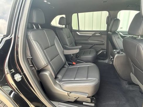 Used 2025 GMC Acadia Elevation w/ Elevation Premium Package FWD image 20