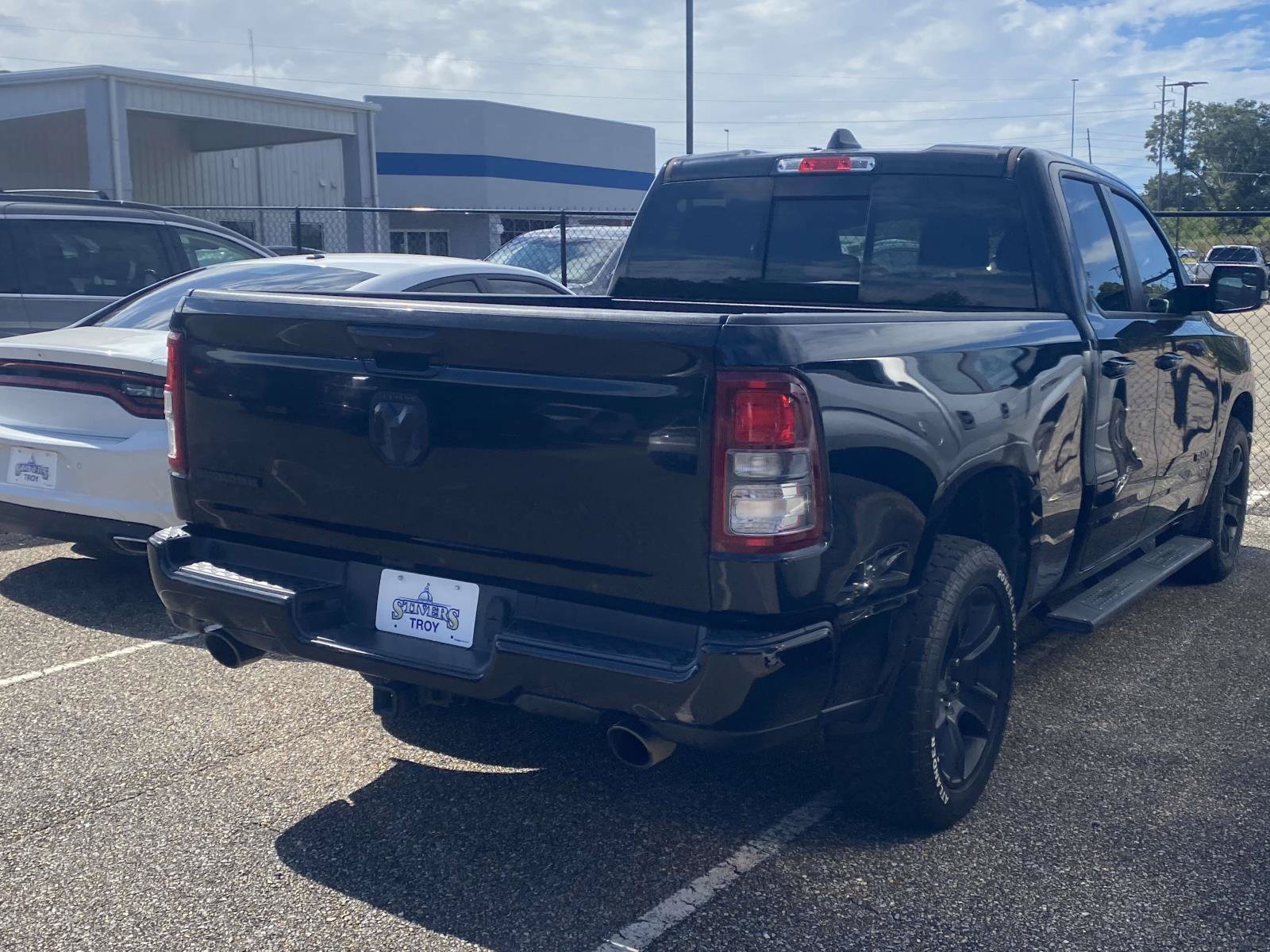 Used 2022 RAM 1500 Big Horn w/ Night Edition RWD image 6