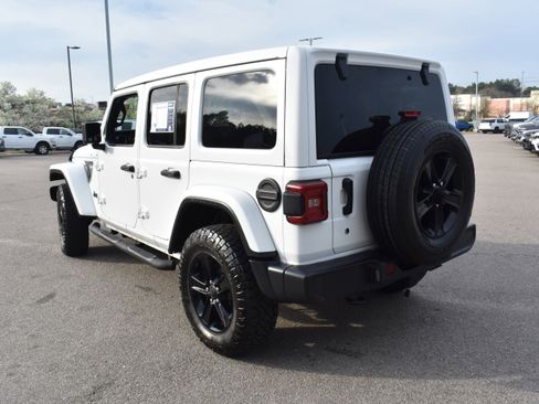Used 2019 Jeep Wrangler Unlimited Sahara image 7