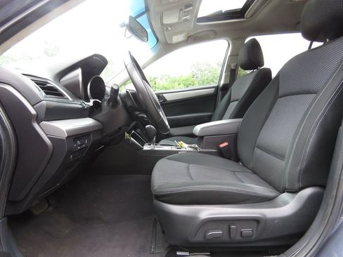 Used 2017 Subaru Outback 2.5i Premium AWD/4WD image 10